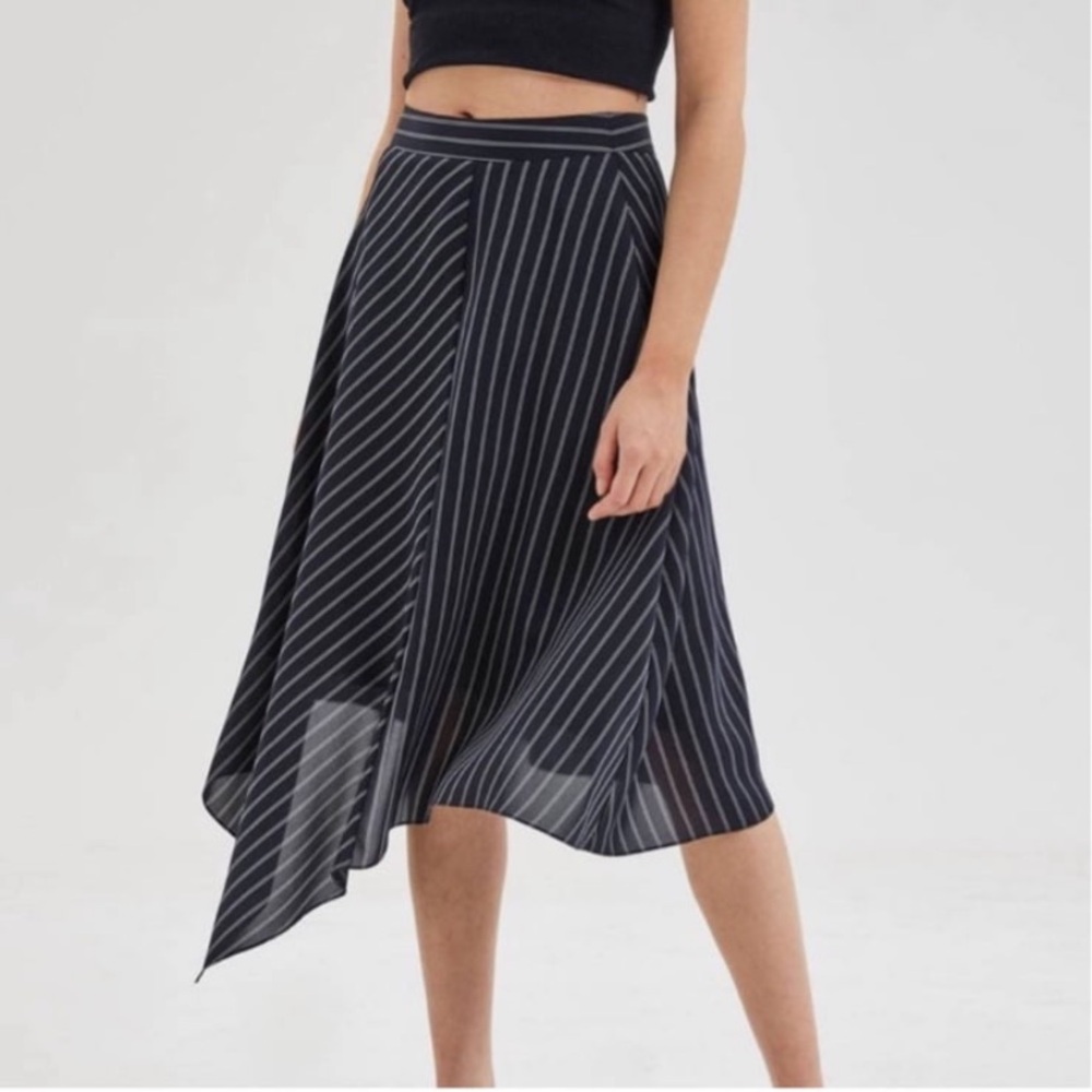 Lattelier Women’s Asymmetric Stripe Flared Skirt in Navy Blue Size Small NWT